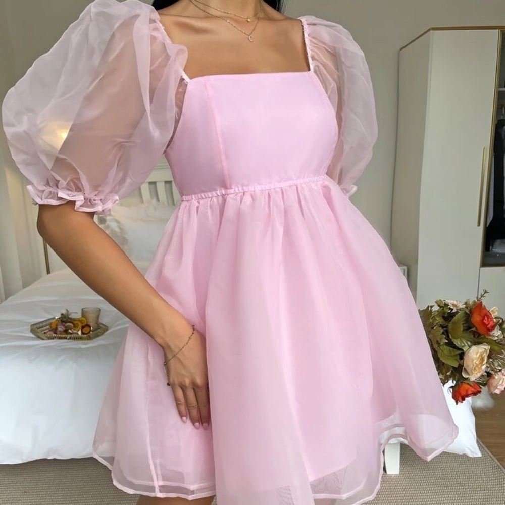 Pink puffy dress